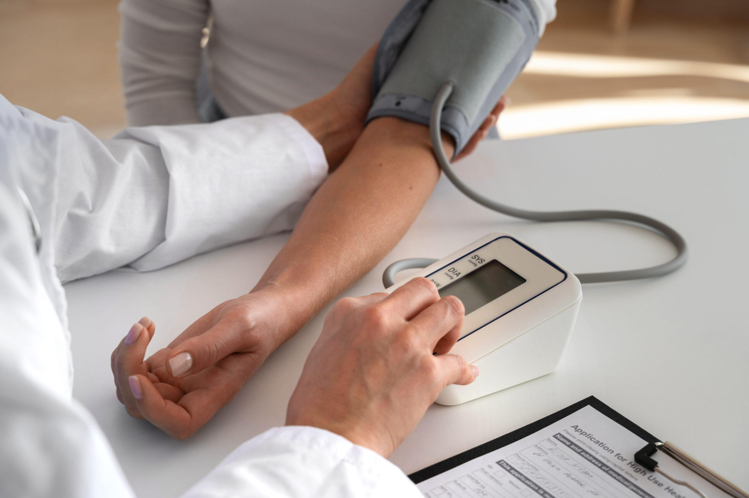 high-angle-doctor-using-tensiometer-scaled.jpg